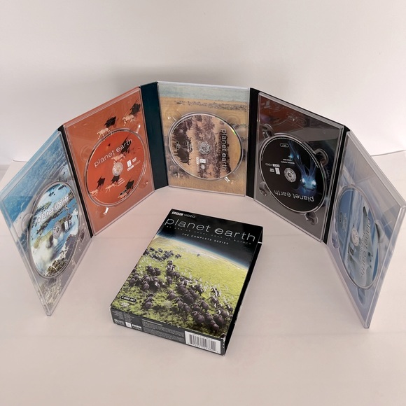BBC Planet Earth DVD set - Picture 3 of 3